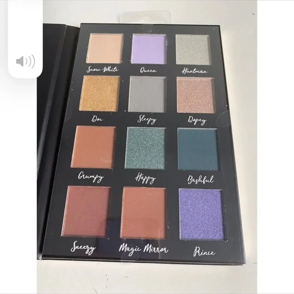Taste Beauty Disney Snow White & Seven Dwarfs Eyeshadow Palette 12 Shades Mirror